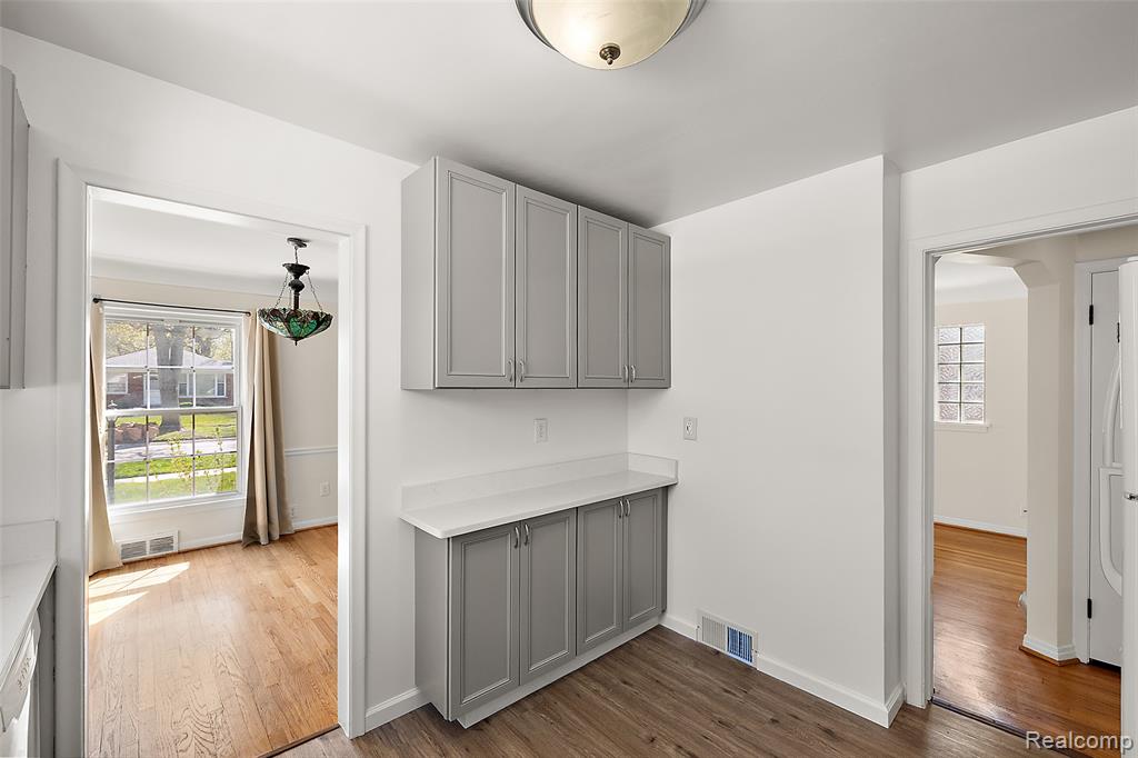 20879 Beaufait Street, Harper Woods, MI 48225 — Photo 16