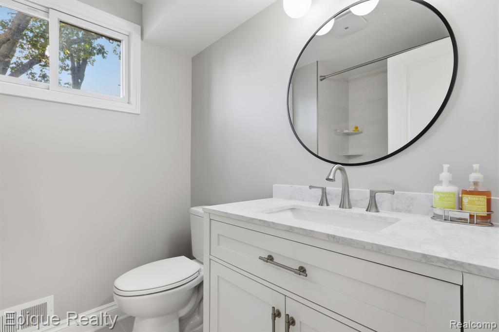 3411 Ashley Drive, Orion, MI — Photo 21