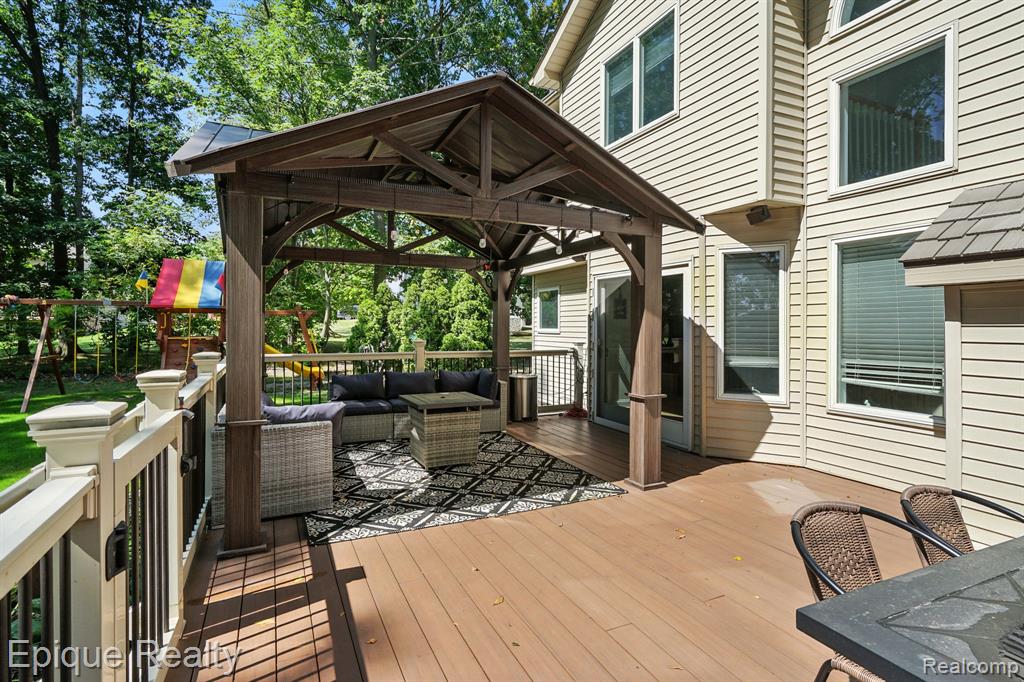 9446 Fair Oaks Drive, Goodrich Vlg, MI — Photo 6