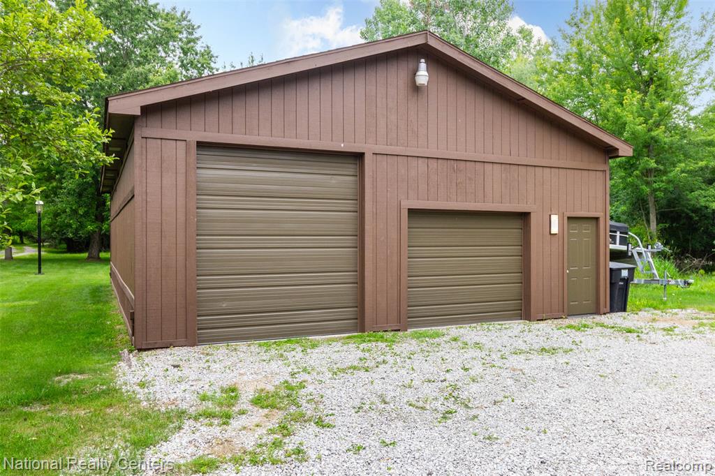 8706 Buckland Drive, South Lyon, MI 48178 — Photo 47