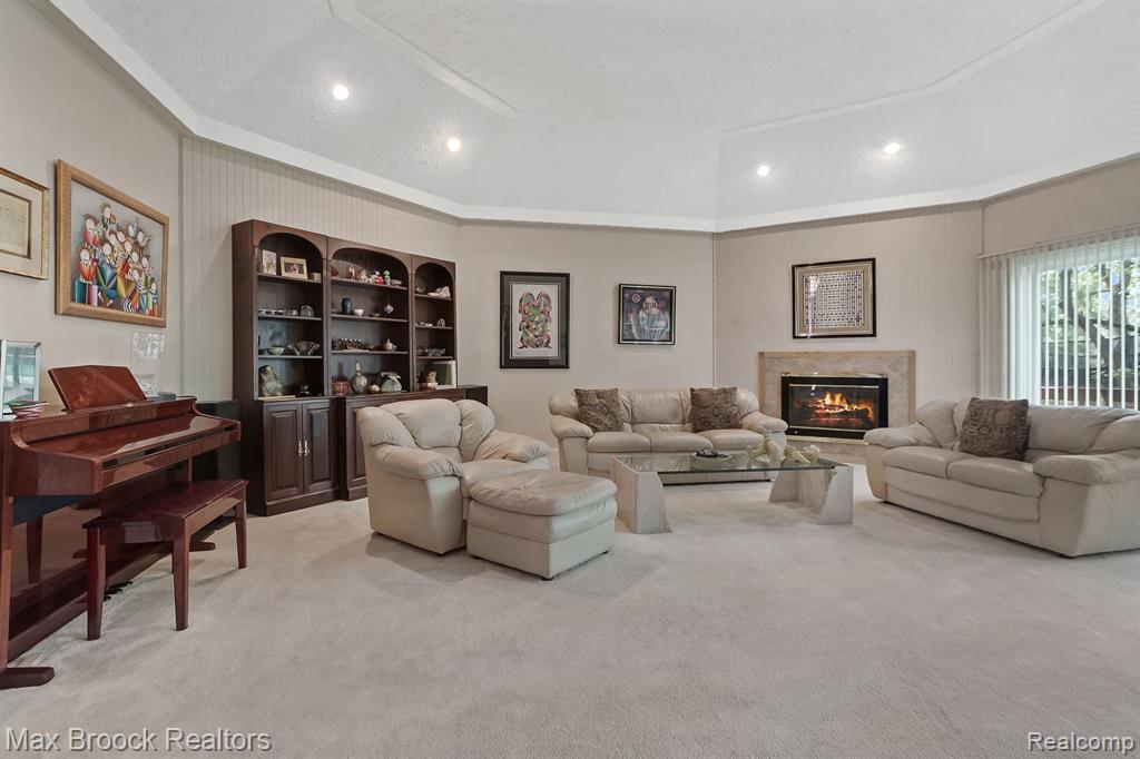 4358 YALE CT, Bloomfield Hills, MI 48302 — Photo 15