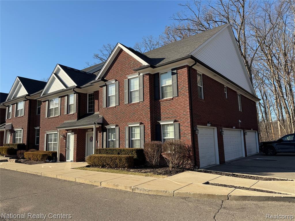 8455 Williamstown Drive, Shelby Twp, MI 48316 — Photo 2