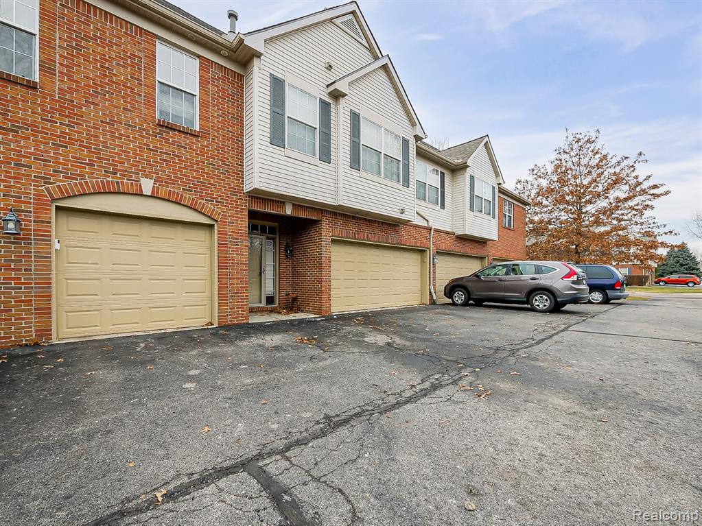23461 Williamsburg Circle, Woodhaven, MI 48183 — Photo 15
