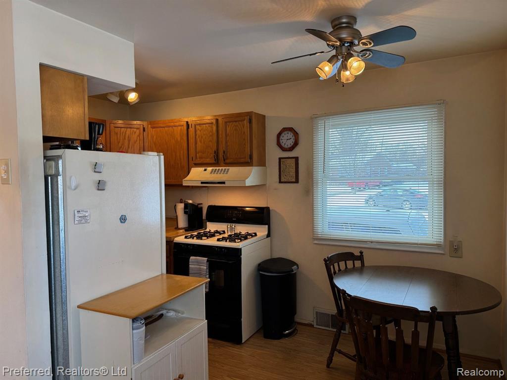 2632 STIEBER Street, Westland, MI 48186 — Photo 8