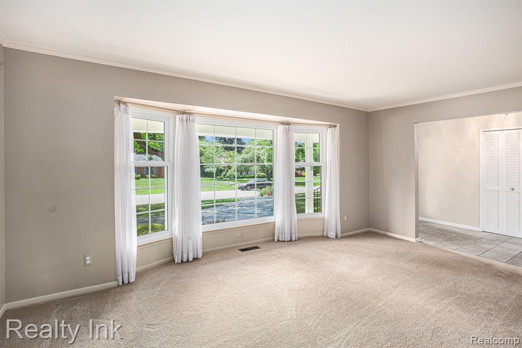 458 Shagbark Drive, Rochester Hills, MI 48309 — Photo 5
