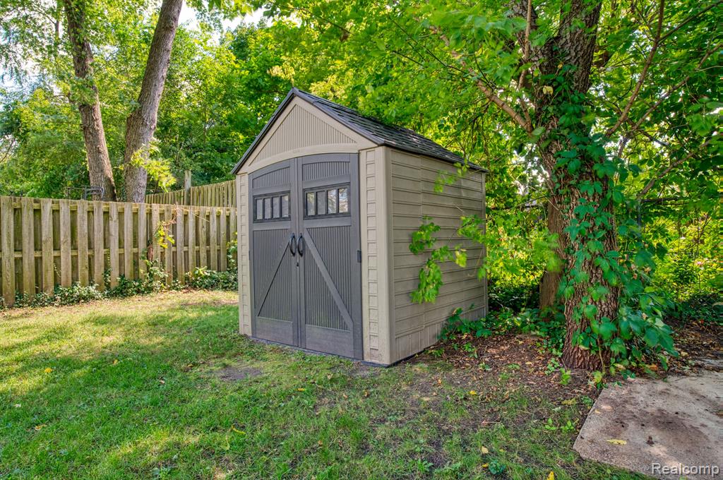 717 WHITNEY Street, Brighton, MI 48116 — Photo 18