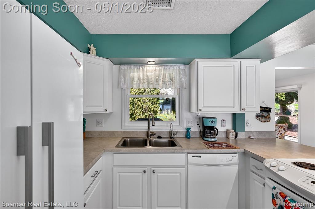 604 Gaffney, Highland, MI 48356 — Photo 14