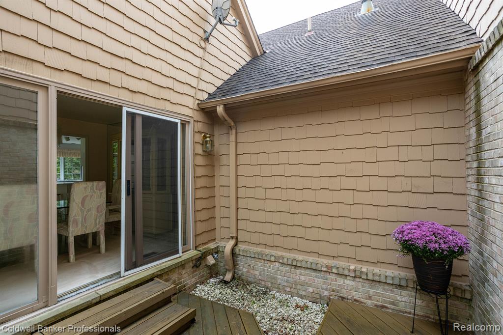 589 CAMBRIDGE Way, 566, Bloomfield Hills, MI 48304 — Photo 11