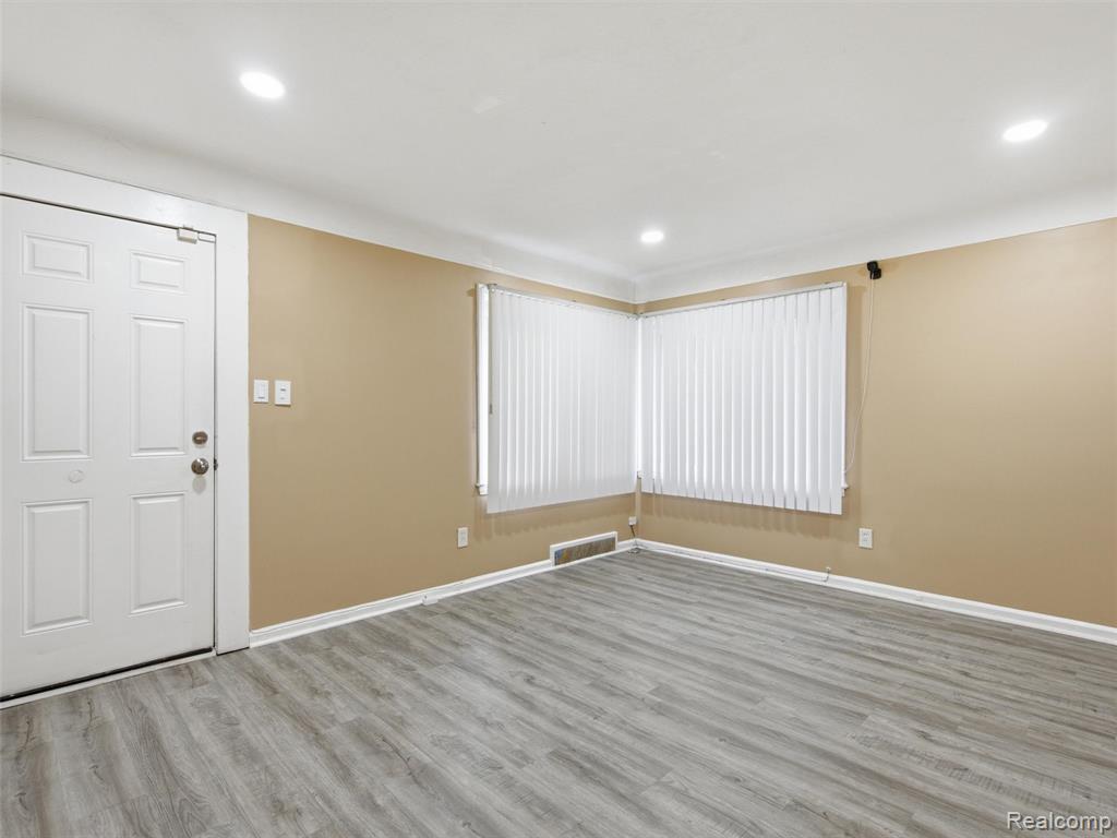 15663 Carlisle Street - Photo 4
