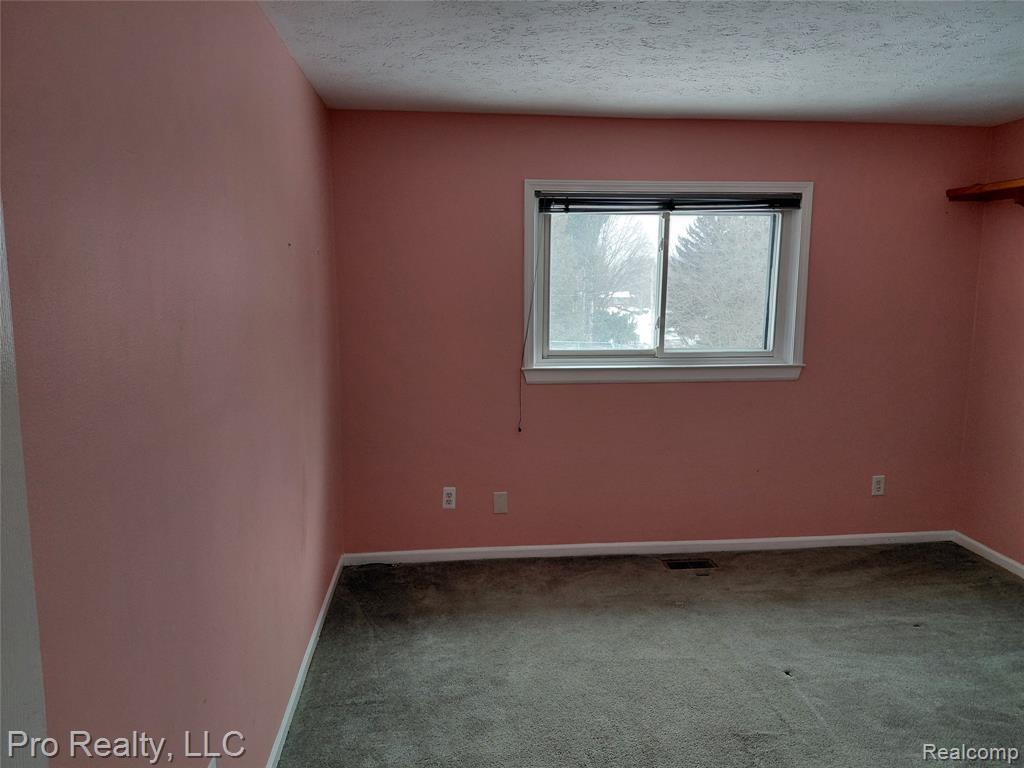 8445 Crestshire Drive, Ypsilanti, MI 48197 — Photo 14