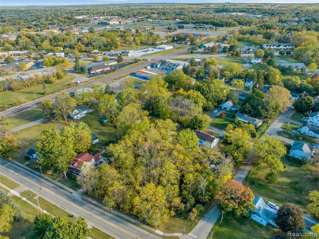 327 Reid Road, Grand Blanc, MI 48439 — Photo 10