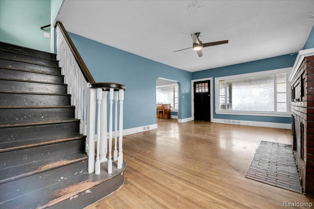 717 N Madison Street, Lapeer, MI 48446 — Photo 4