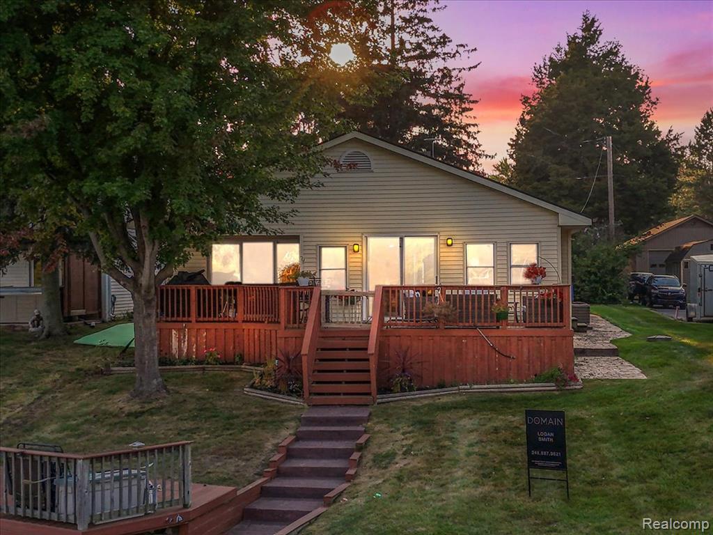 8437 WOODLAND SHORE Drive, Brighton, MI 48114 — Photo 3