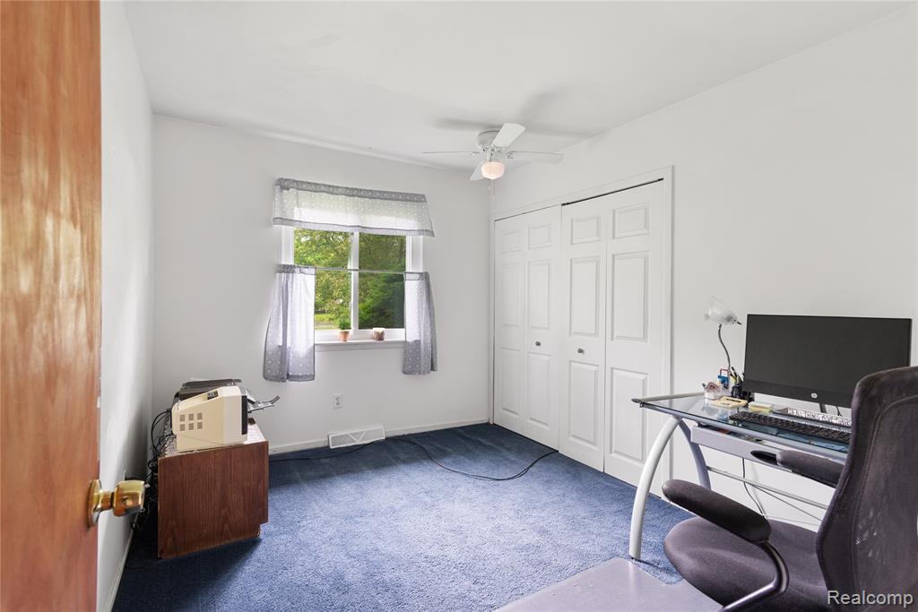 4327 Lancashire, Milford, MI 48380 — Photo 15