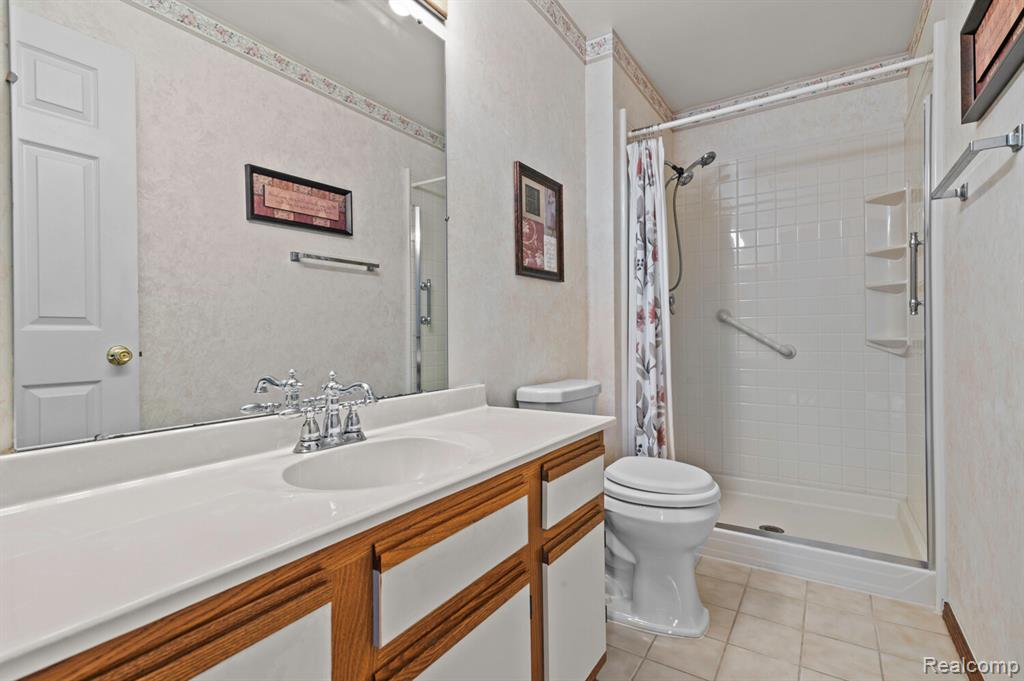9076 Wildwood Lake Dr, Whitmore Lake, MI 48189 — Photo 13