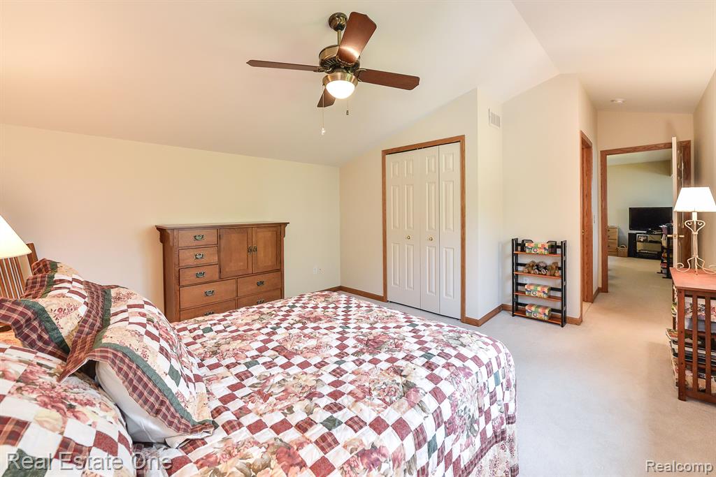 938 MILDRED J Court, Brighton, MI 48116 — Photo 29