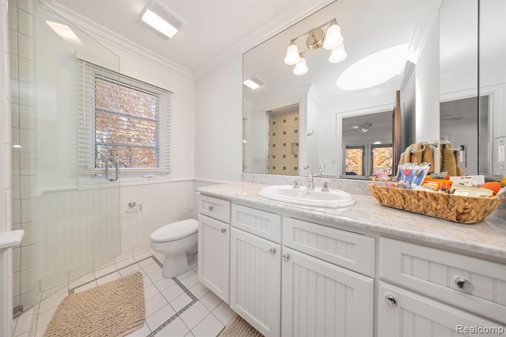 4326 COMMERCE Road, Orchard Lake Village, MI 48324 — Photo 35