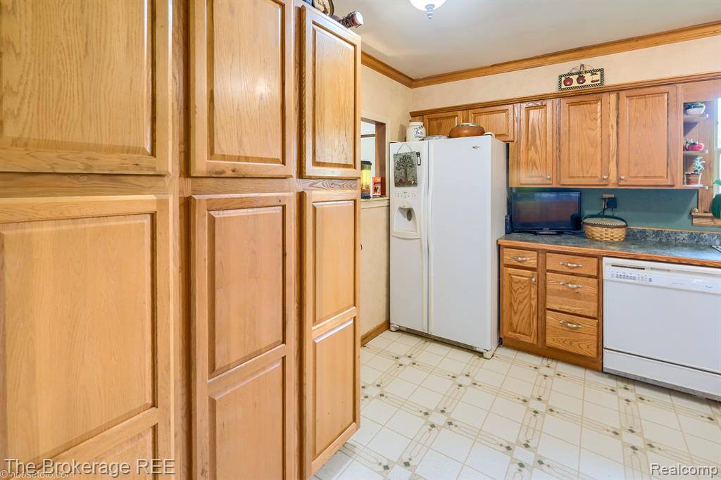 8439 Burpee Road, Grand Blanc, MI 48439 — Photo 12