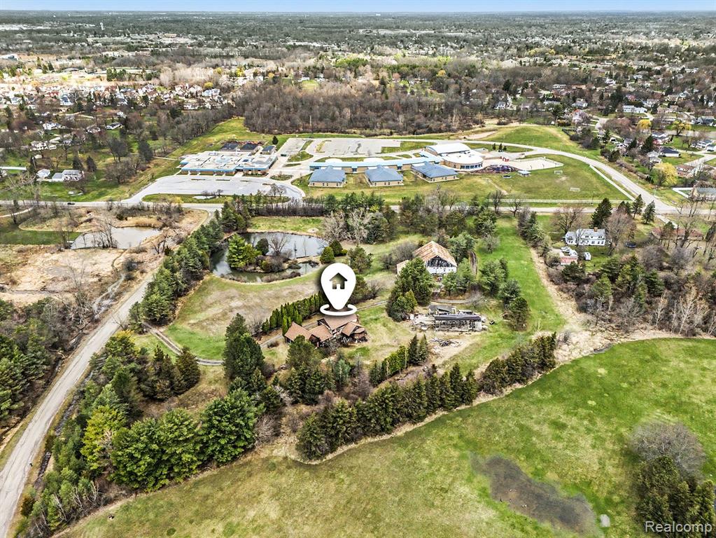 4385 Warwick Circle Drive, Grand Blanc, MI 48439 — Photo 4