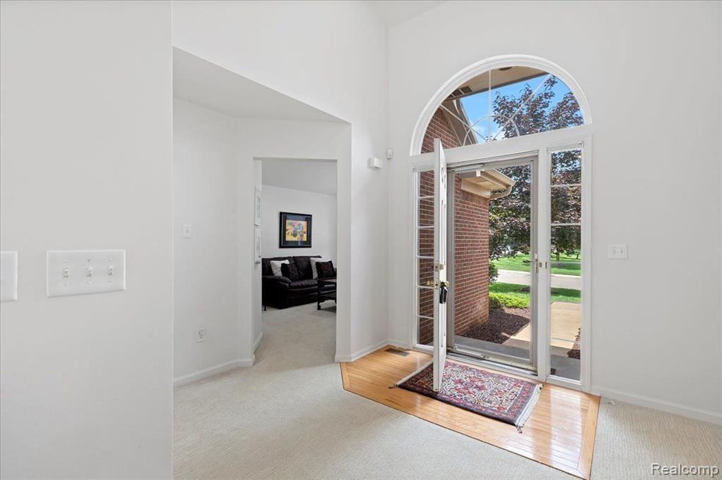 2076 RED MAPLE Lane, Commerce Twp, MI 48390 — Photo 4