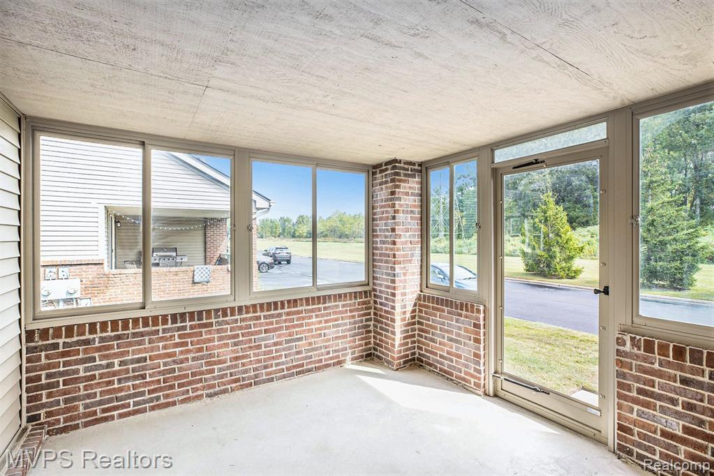 42640 Park Cresent Drive, Sterling Heights, MI 48313 — Photo 22