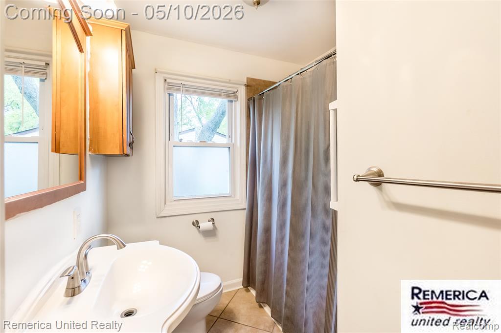 21514 Wheeler Street, Farmington, MI 48336 — Photo 25