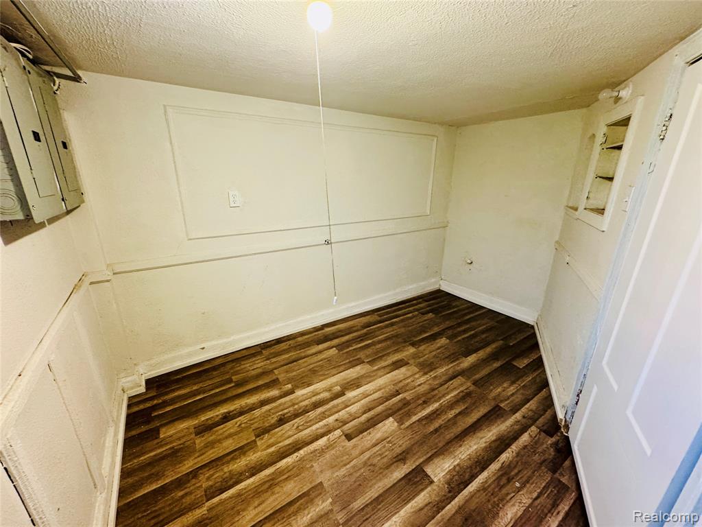 11667 Mitchell Street, Hamtramck, MI 48212 — Photo 32