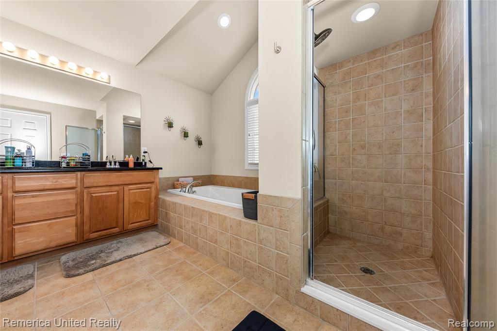 24695 Wedgewood Dr, South Lyon, MI 48178 — Photo 40