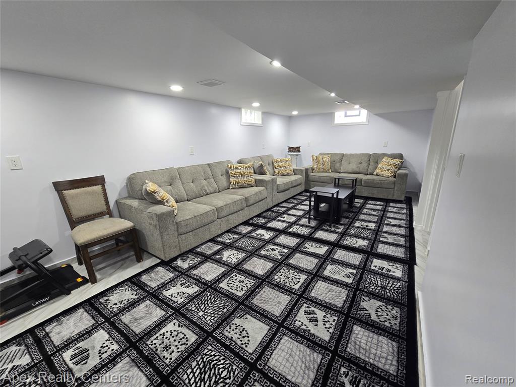 6320 Saint Marys Street, Detroit, MI 48228 — Photo 35