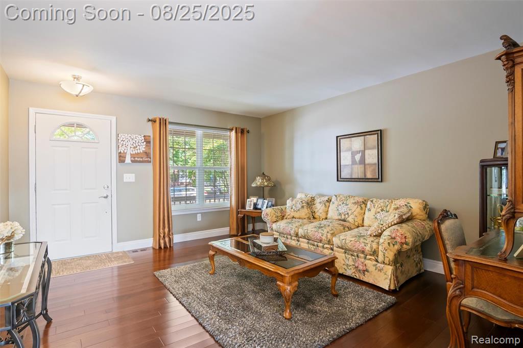 48201 Nottinghill Lane, Canton, MI 48188 — Photo 9
