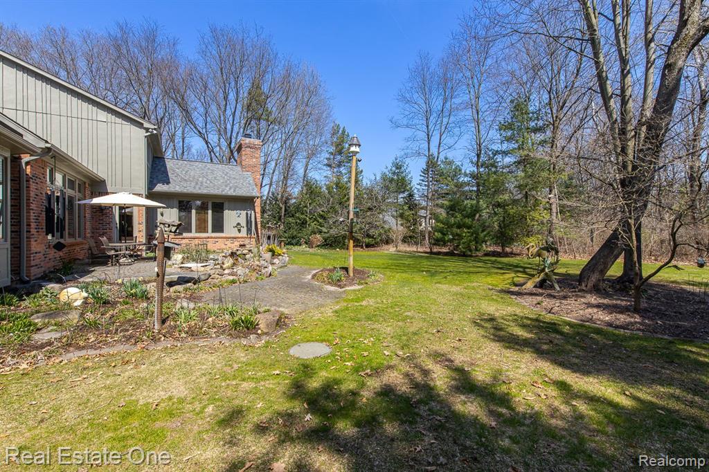 9316 LAKEBLUFF Drive, Clarkston, MI 48348 — Photo 60