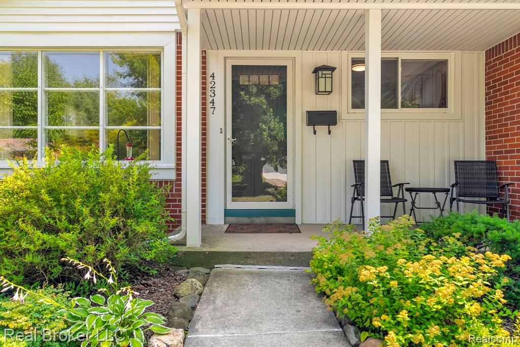 42347 Brentwood Drive, Plymouth, MI 48170 — Photo 6