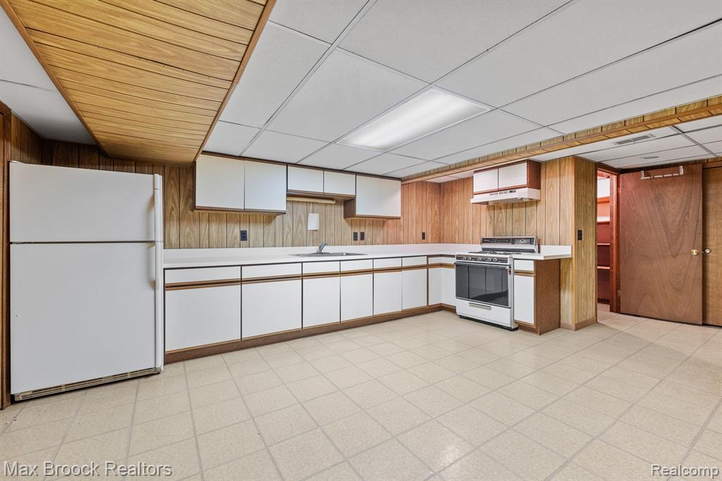 4838 KEW Court, Bloomfield Hills, MI 48301 — Photo 42