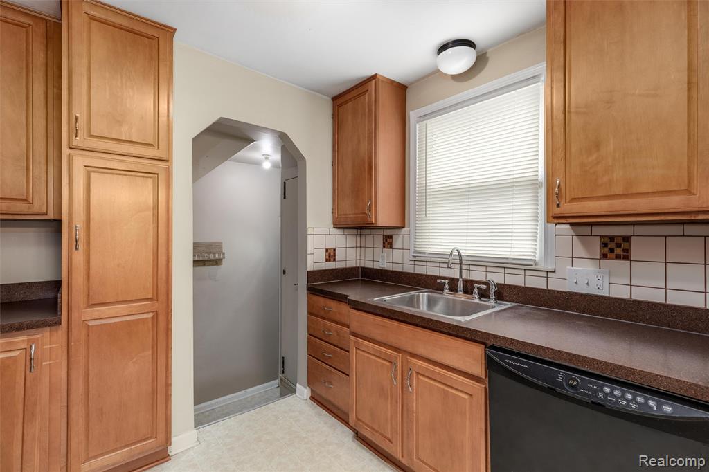 912 N Edison Avenue, Royal Oak, MI 48067 — Photo 4