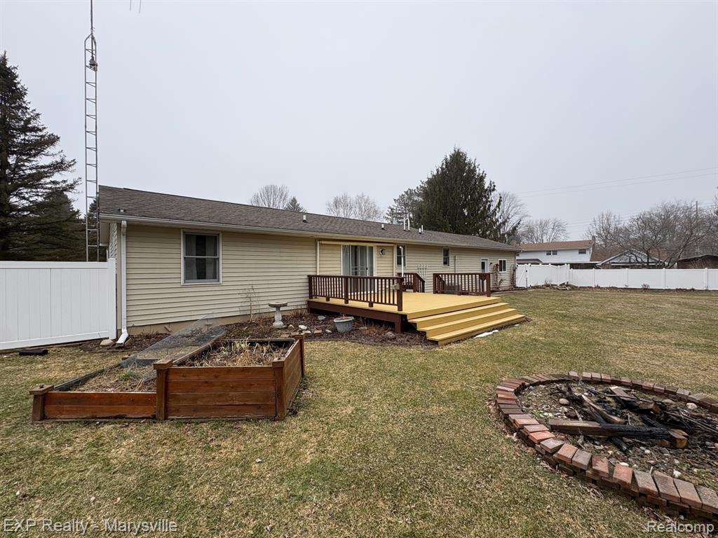 100 Hickory Lane, Yale, MI 48097 — Photo 5