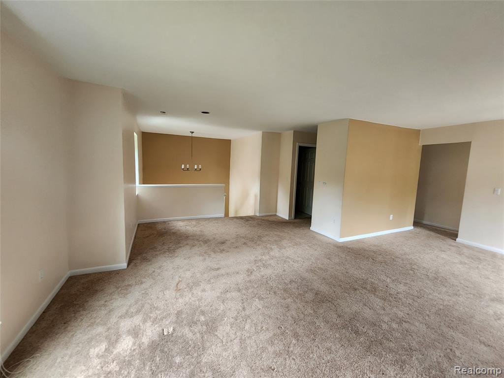 19400 W 11 Mile Road, Lathrup Village, MI 48076 — Photo 12