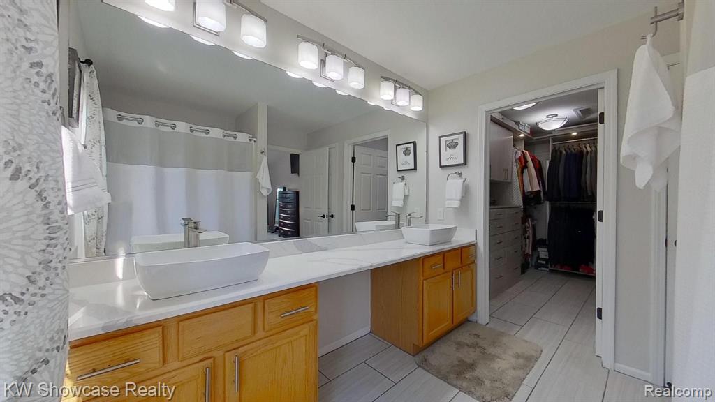 8258 HUMMINGBIRD Drive, Ypsilanti, MI 48197 — Photo 34