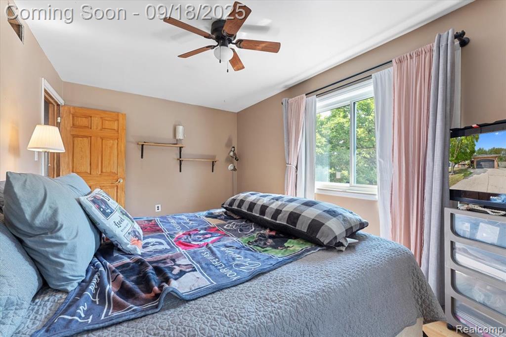 21946 Camille Court, Woodhaven, MI 48183 — Photo 15