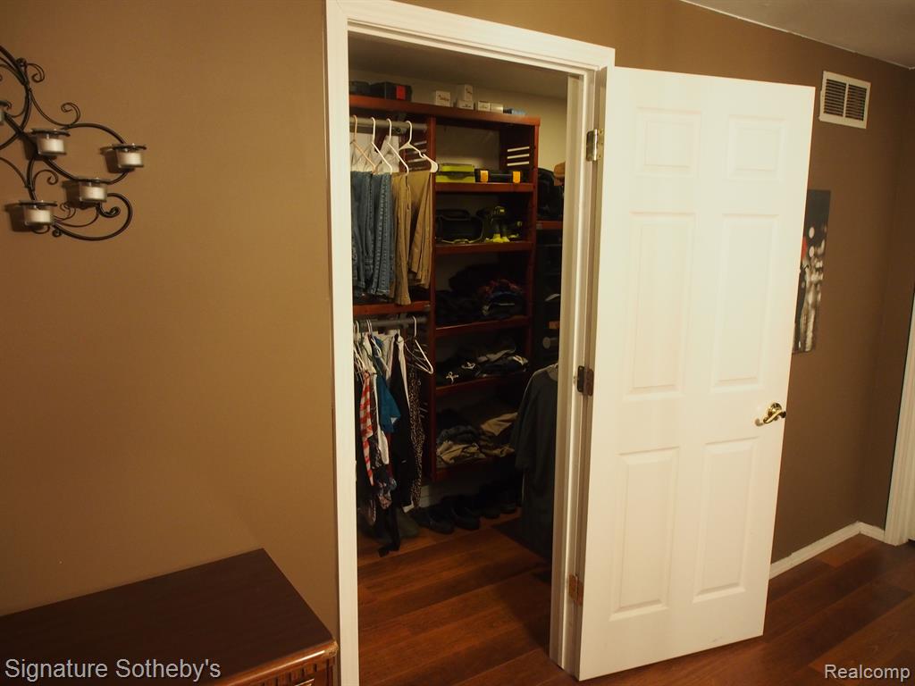443 MARION Avenue, Waterford, MI 48328 — Photo 8