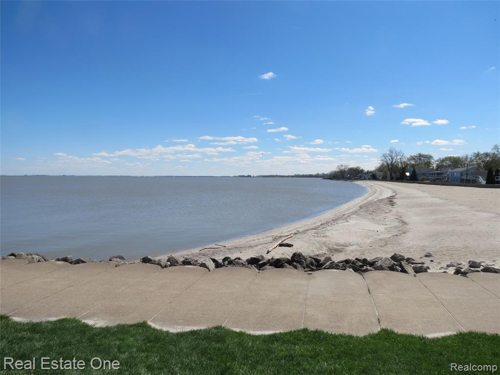 4583 Allen Cove Road, Luna Pier, MI 48157 — Photo 21