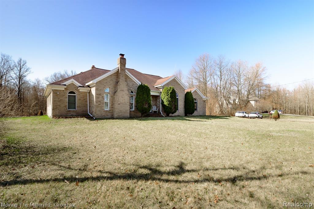 46901 EXECUTIVE Drive, Belleville, MI 48111 — Photo 37