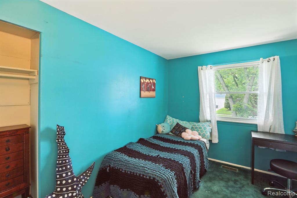 678 Shenandoah Drive, Clawson, MI — Photo 18