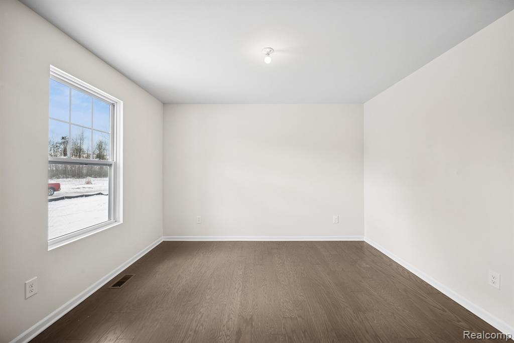 4233 Cedar Lane, Grand Blanc, MI 48439 — Photo 12