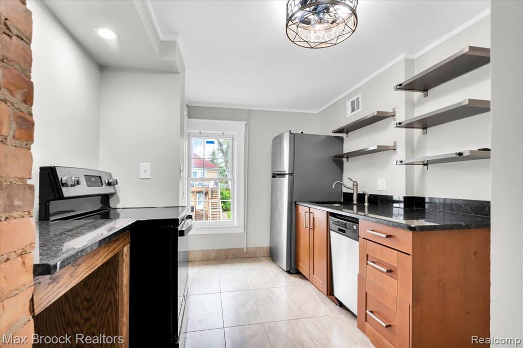 417 W Lincoln Avenue, Royal Oak, MI 48067 — Photo 40