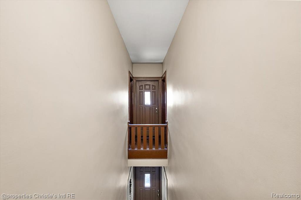 829 Beaconsfield Ave, Grosse Pointe Park, MI 48230 — Photo 37
