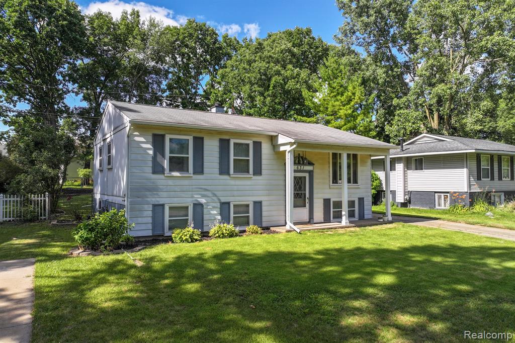 631 NORCHESTER Street, South Lyon, MI 48178 — Photo 31