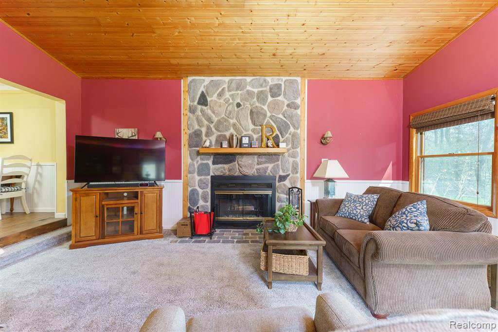 9333 W COON LAKE Road, Gregory, MI 48137 — Photo 14