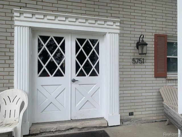 5741 Parview, Clarkston, MI — front exterior