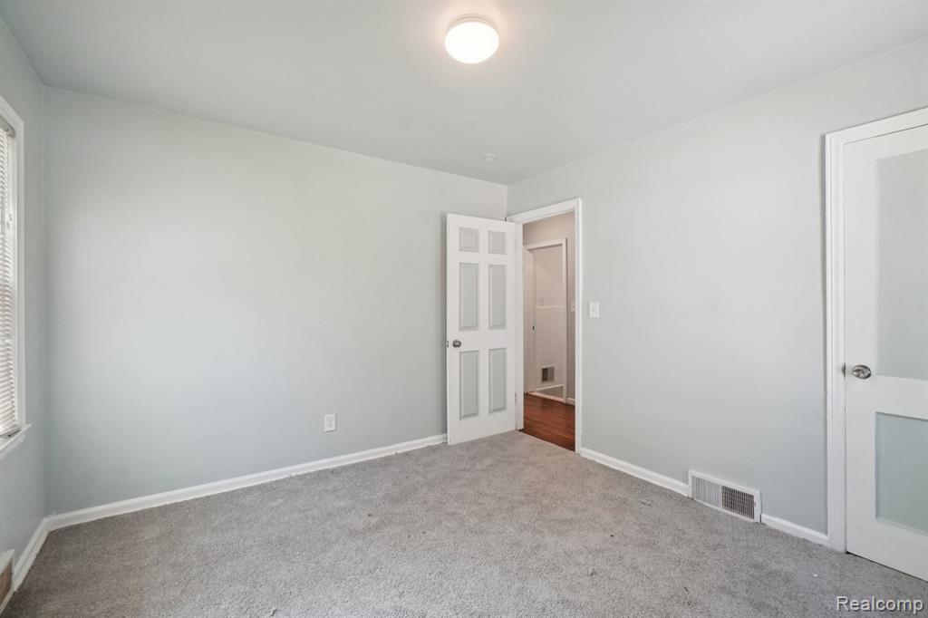 9976 Warwick Street, Detroit, MI 48228 — Photo 23