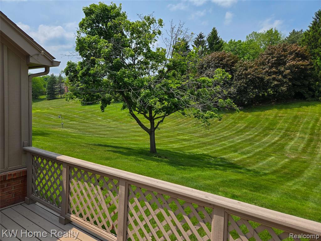 37634 Russett Drive, Farmington Hills, MI 48331 — Photo 31